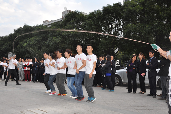 大正企业勇夺长江国际-和盛杯-跳长绳比赛冠军 大正企业勇夺长江国际-和盛杯-跳长绳比赛冠军